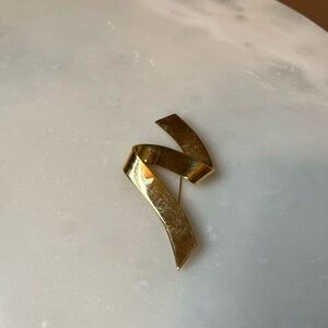 Vintage Monet Gold Ribbon Brooch